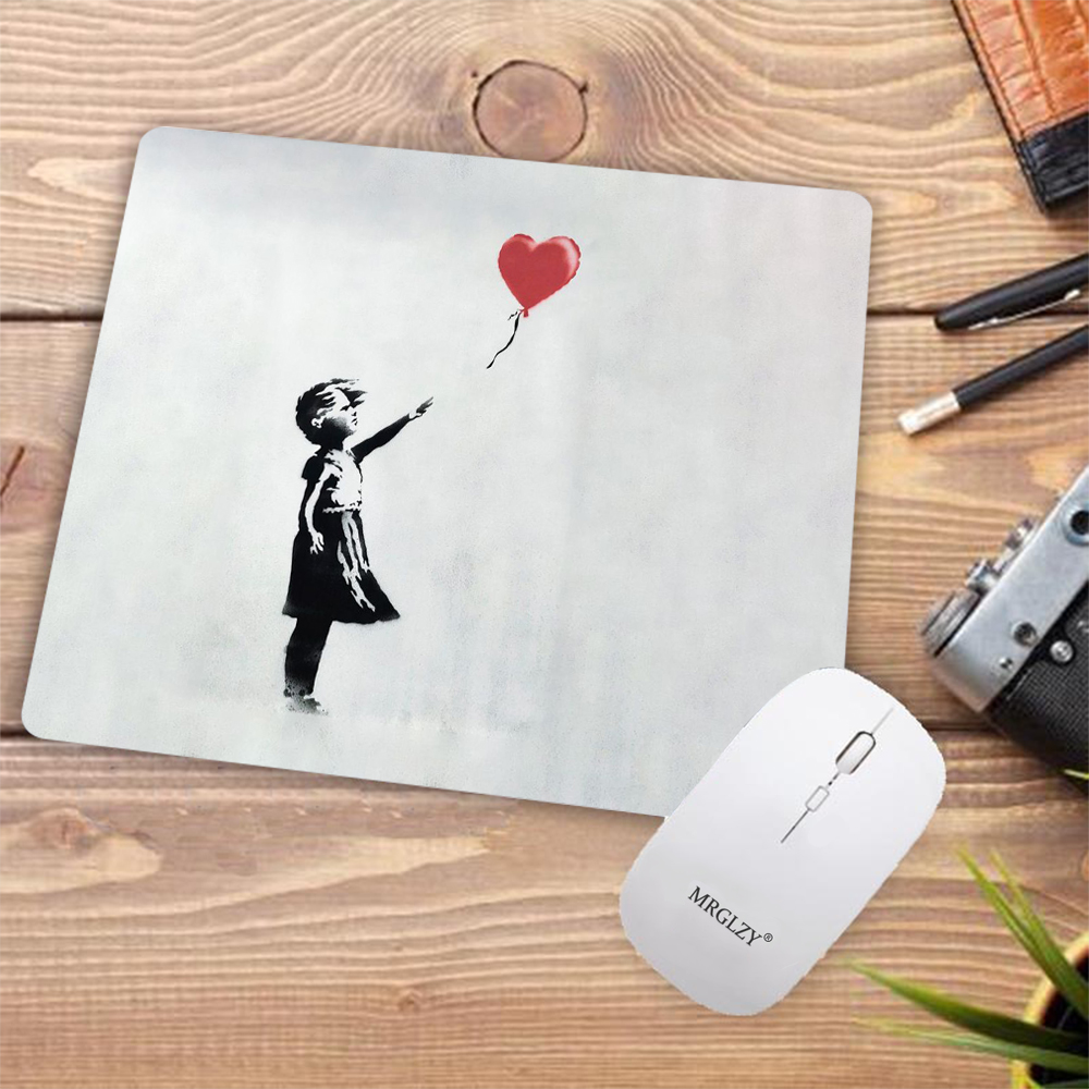 핫 패드 사무실 Bansky Street Art 데스크 - Gaming Accessories Companies 리뷰 및 가격